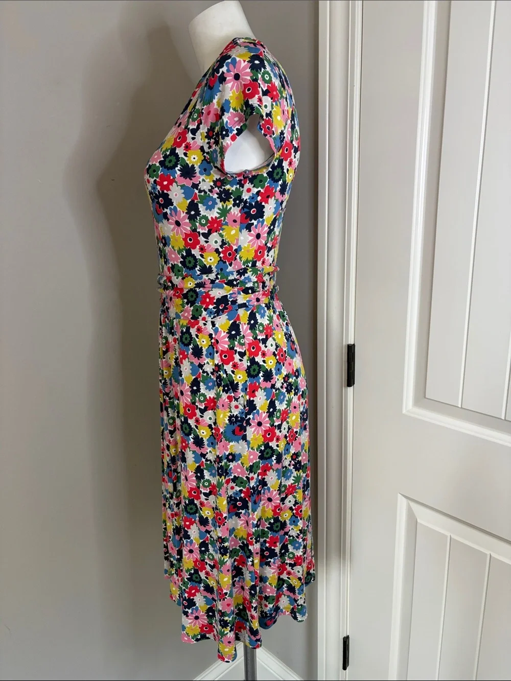 Boden Amelie Paintbox Ditsy Floral Jersey Dress Waistline ruching pockets Sz 6 - Picture 9 of 16